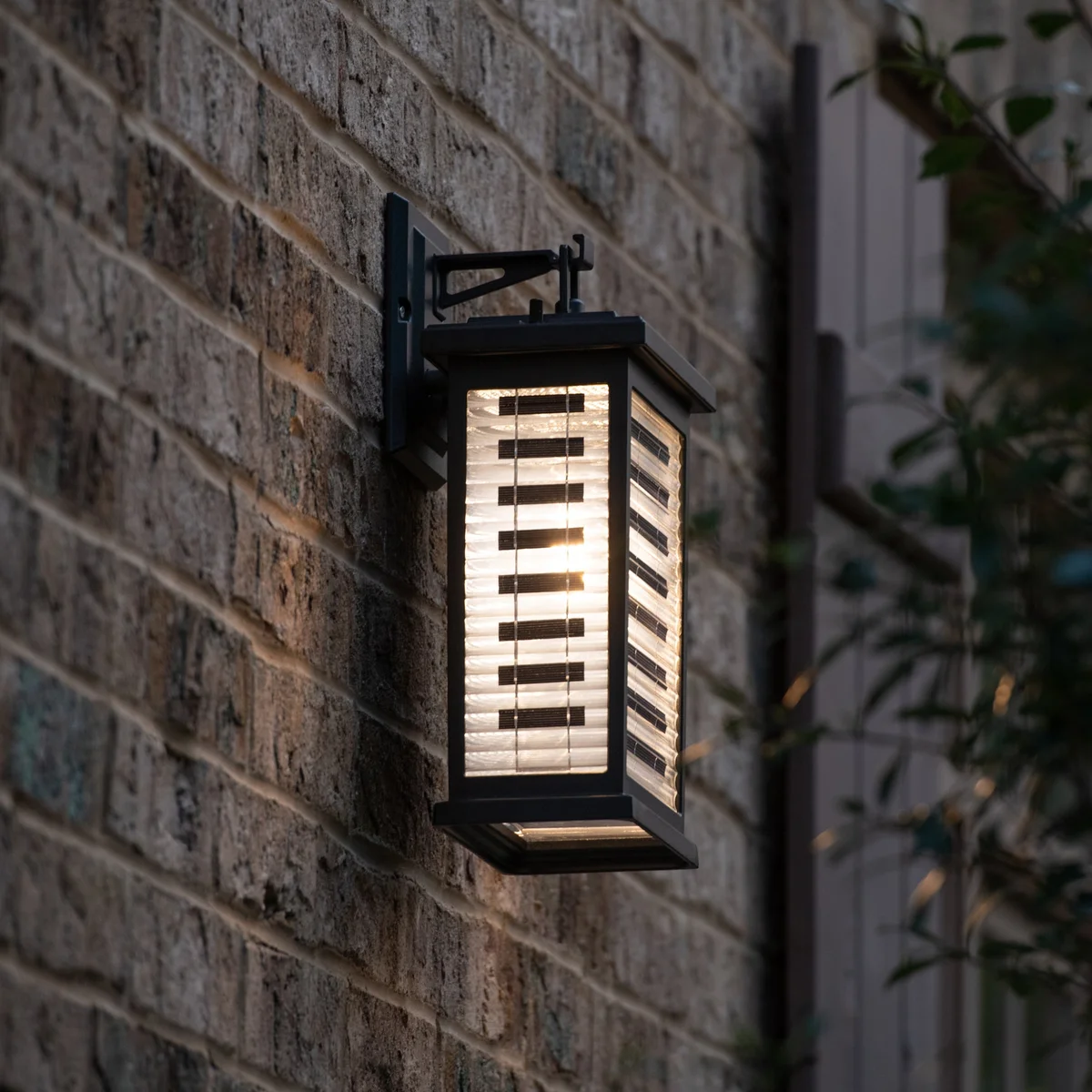 Farmhouse Solar Wall Light, 130 Lumens, 3.4W, 2700K, Black Finish - Image 2