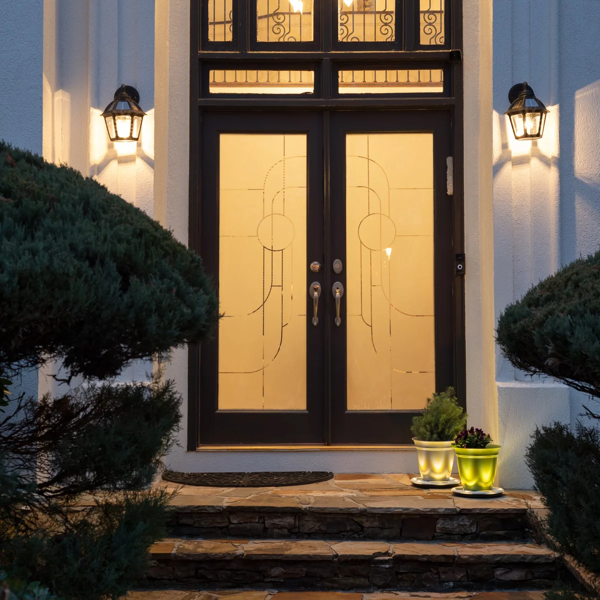 LED Polaris Solar Wall Light, 130 Lumens, 4.2W, 2700K, Black Finish - Image 3