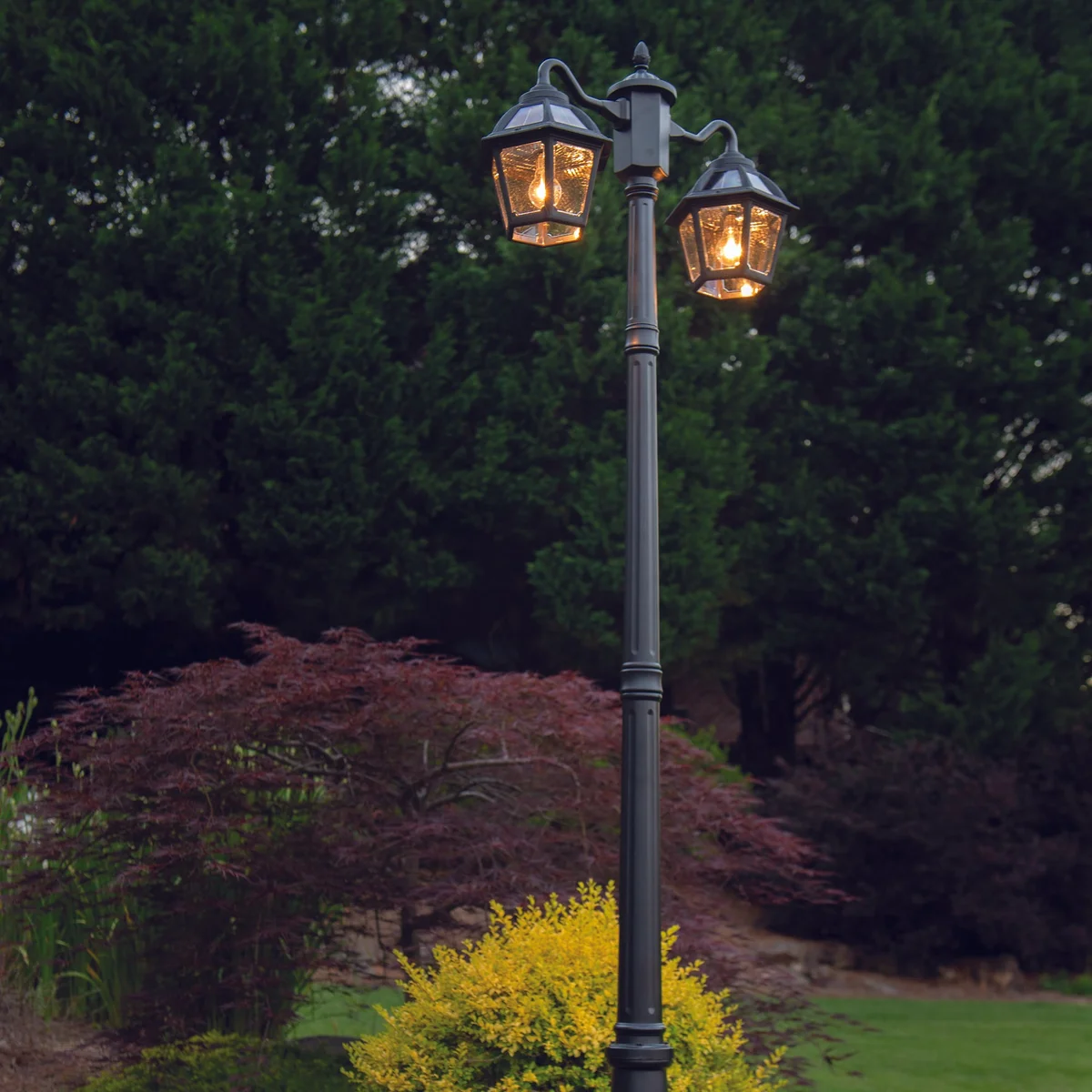 Polaris Double Head Lamp Post - Image 3