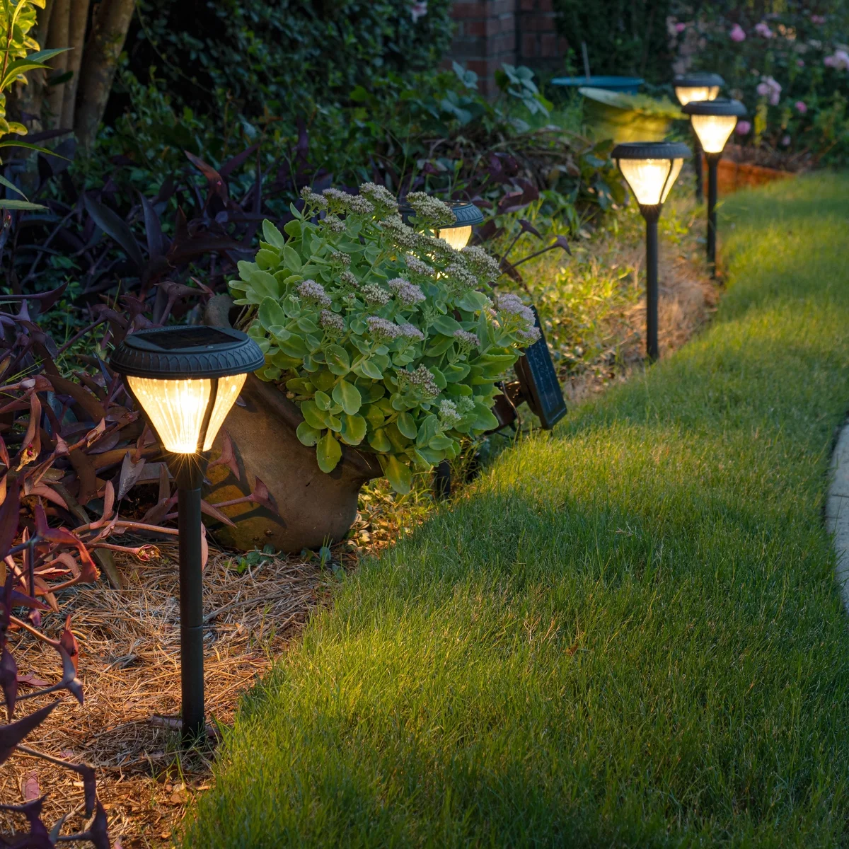 Premier Garden Pathway Dual Color Light, 3100K or 6000K - Image 3