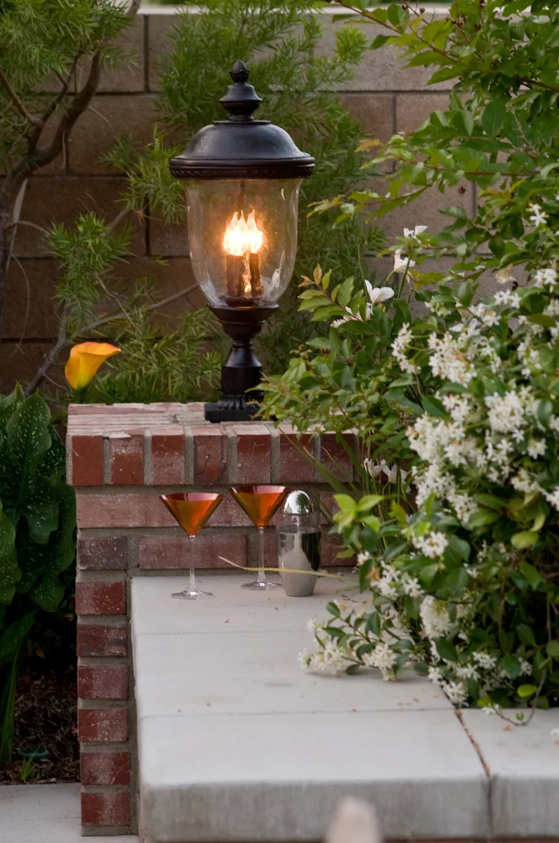 Carriage House DC 3-LT Outdoor Pole/Post Lantern - Image 7