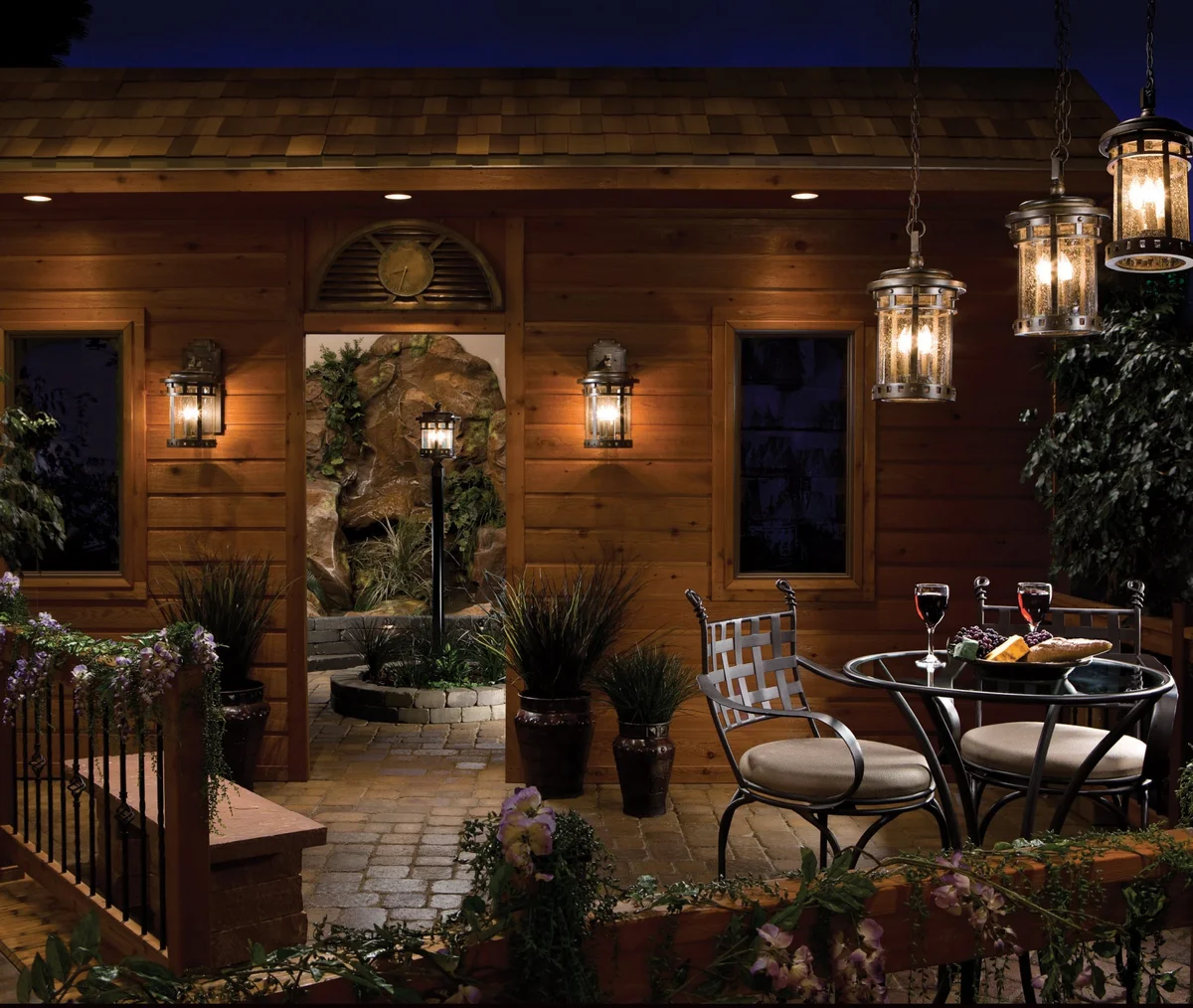 Santa Barbara VX 3-LT Outdoor Hanging Lantern - Image 2