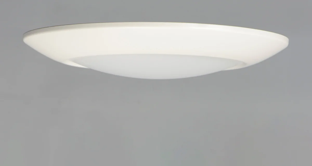7.5" LED Flush Mount, 1350 Lumens, 15W, 2700K CCT, 120V, White Finish - Image 3