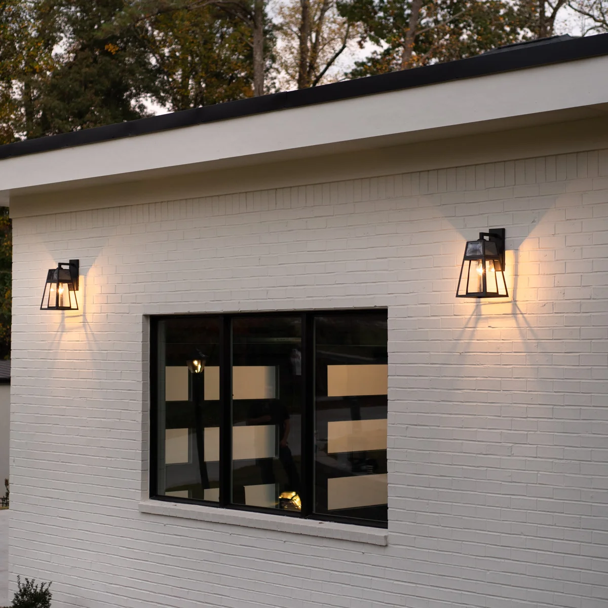Aria LED Solar Wall Light, 150 Lumens, 5.6W, 3.2V, 2700K CCT, Black Finish - Image 2