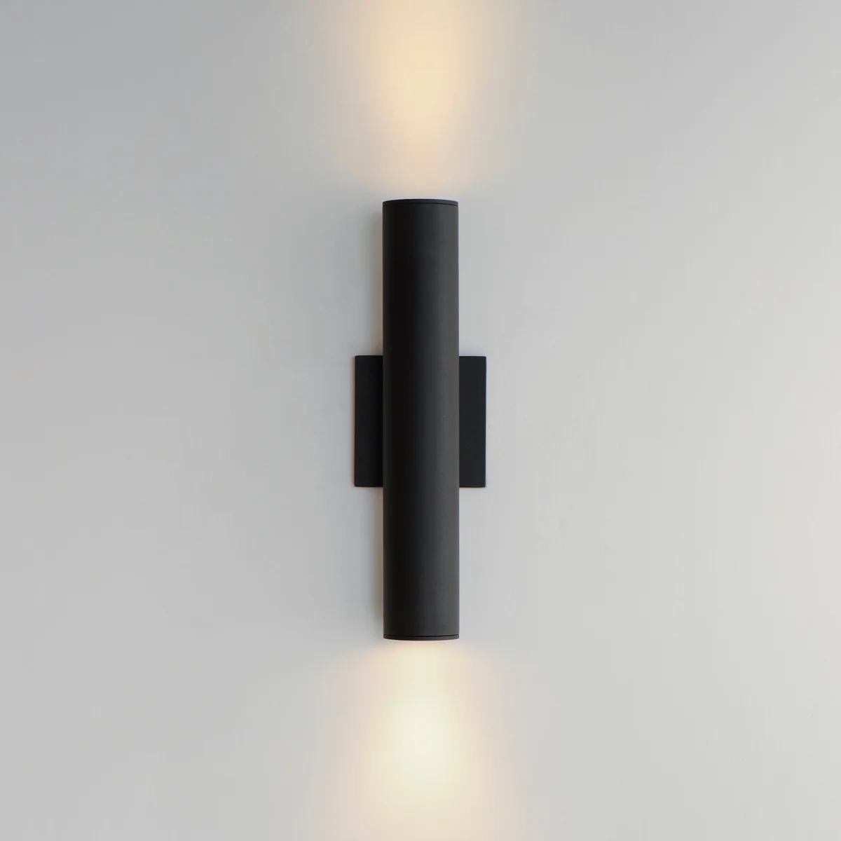 Calibro 15" LED Outdoor Sconce - Image 2