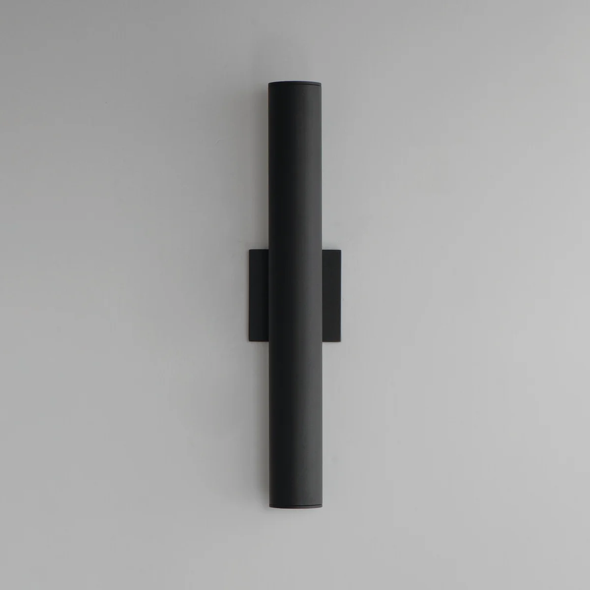 Calibro 20" Outdoor Wall Sconce - Image 3