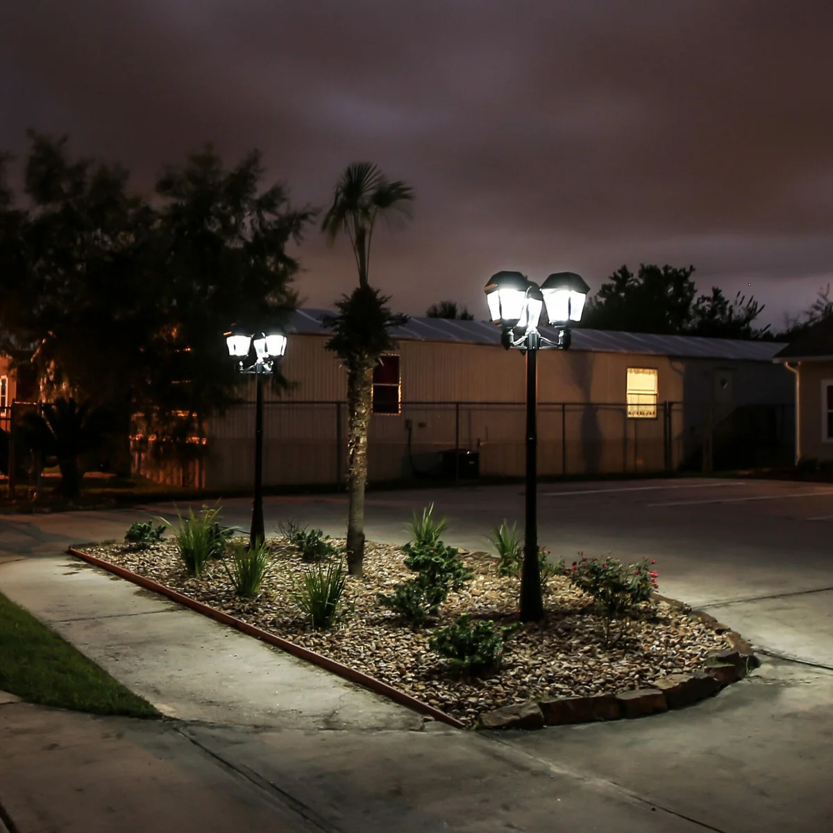 Gama Sonic Imperial III Commercial Solar Double Post Light, 600 Lumens, CCT Selectable 2700K/6000K - Image 7