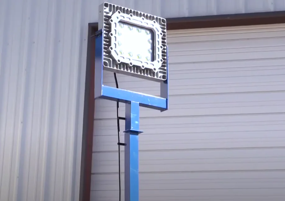 LED Hazardous Location Floodlight, Class 1 Division 2, 100W, 5000K - Image 3