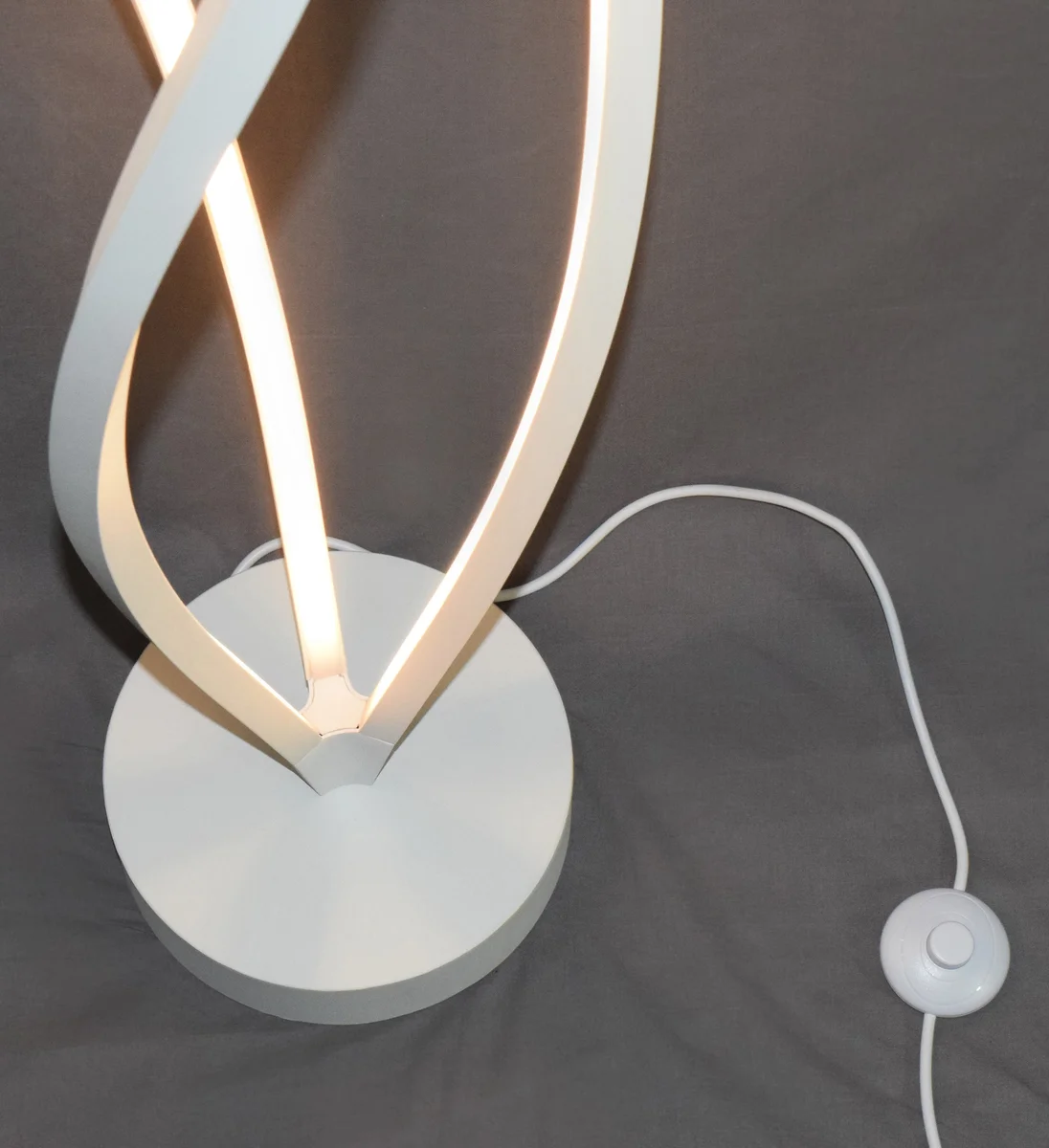 Cyclone LED Floor Lamp - Image 4
