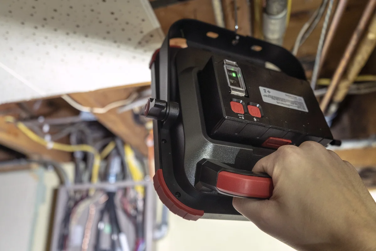 Gardner Bender GWL-20BT 20 Watt LED Work Light with Bluetooth Speaker - Image 11