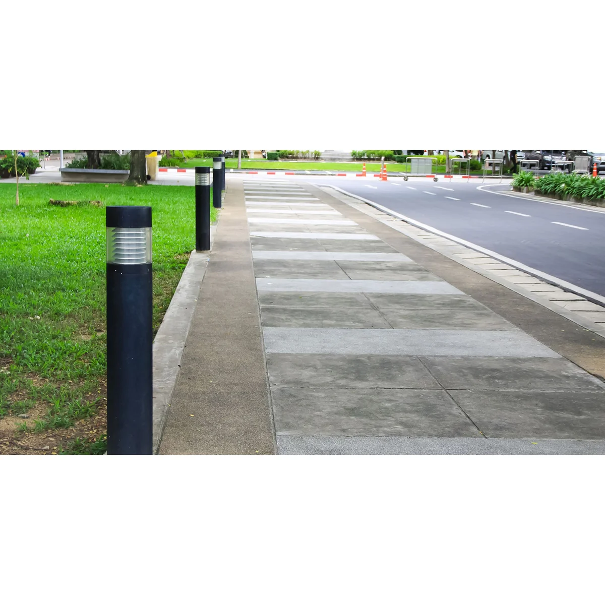 8" Flat Louver Bollard, 2000 Lumens, 4000K or 5000K, Wattage Selectable, 120-277V, Black or Bronze - Image 3