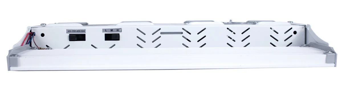 Compact Linear High Bay, 33,000 Lumens, 165W/190W/220W Wattage Selectable, 120-277V, CCT Selectable 3000K/3500K/4000K/5000K, White Finish - Image 3
