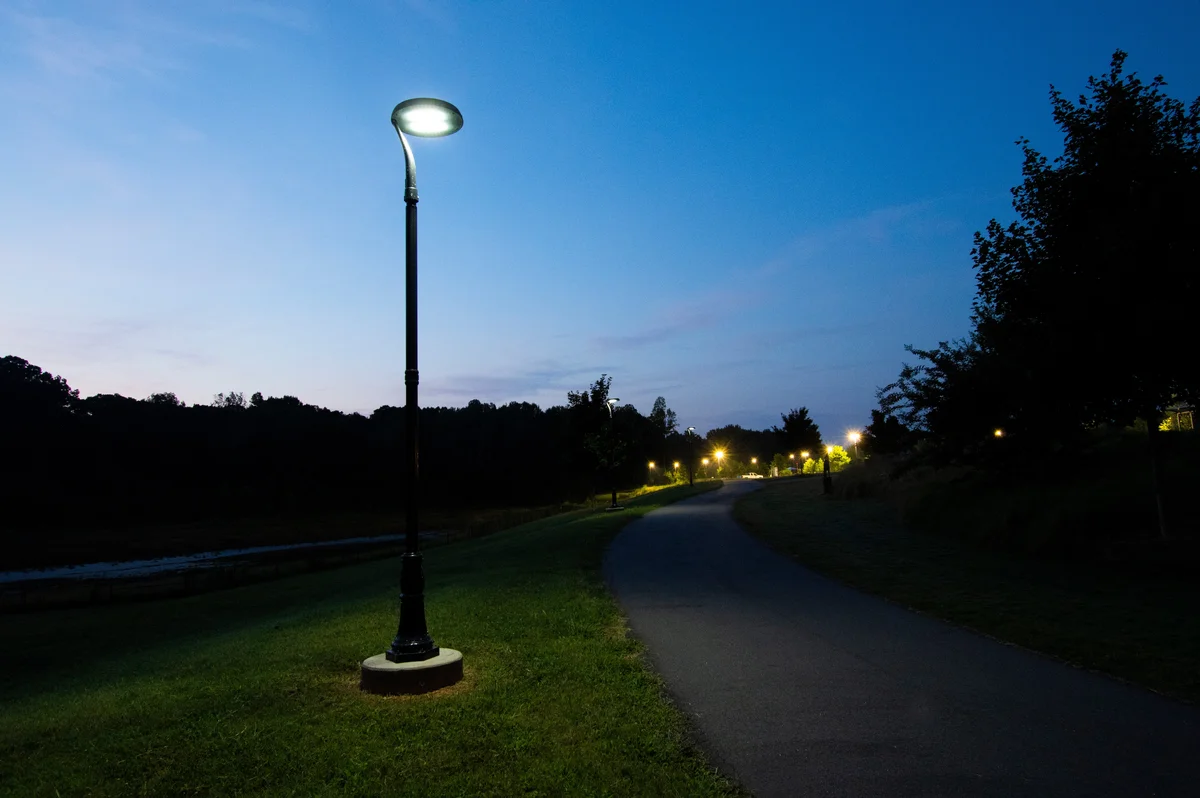 Commercial Grade Solar Pedestrian LED Post Light, 3700 Lumen Max, 6000K, w/ Motion Sensor and Timer - 3" Fitter - Image 6